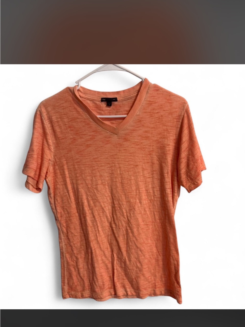 GAP Men's V-Neck Tee in Heathered Orange